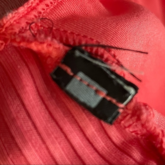 ✅HOST Pick✅ Victoria’s Secret Adjustable Bra, Small - Picture 7 of 7